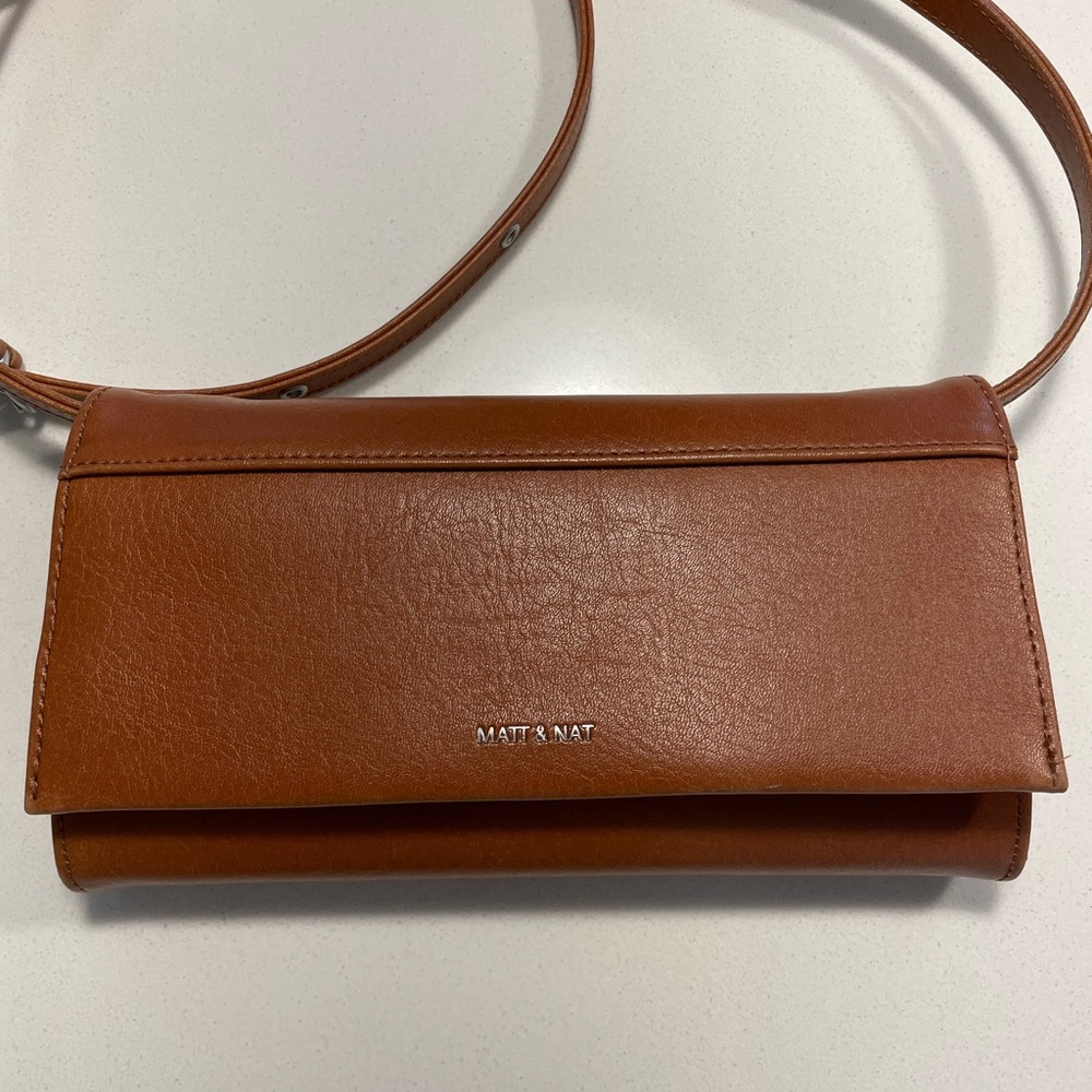 Matt & Nat LETTE Vegan Wallet Crossbody Bag in Chili